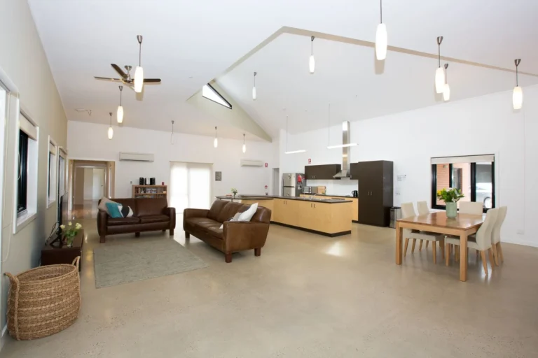 5-open-plan-area