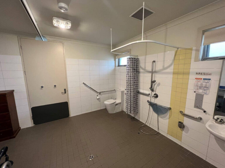 05-Shared-Ensuite-1-1