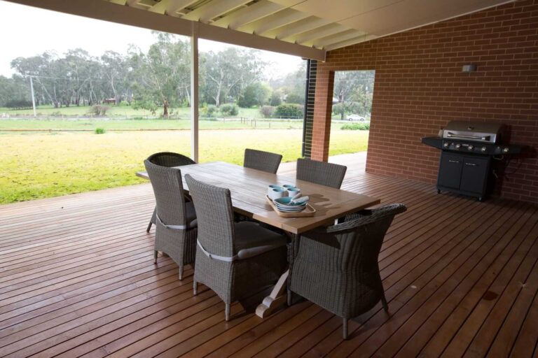 20-BBQ-on-the-deck